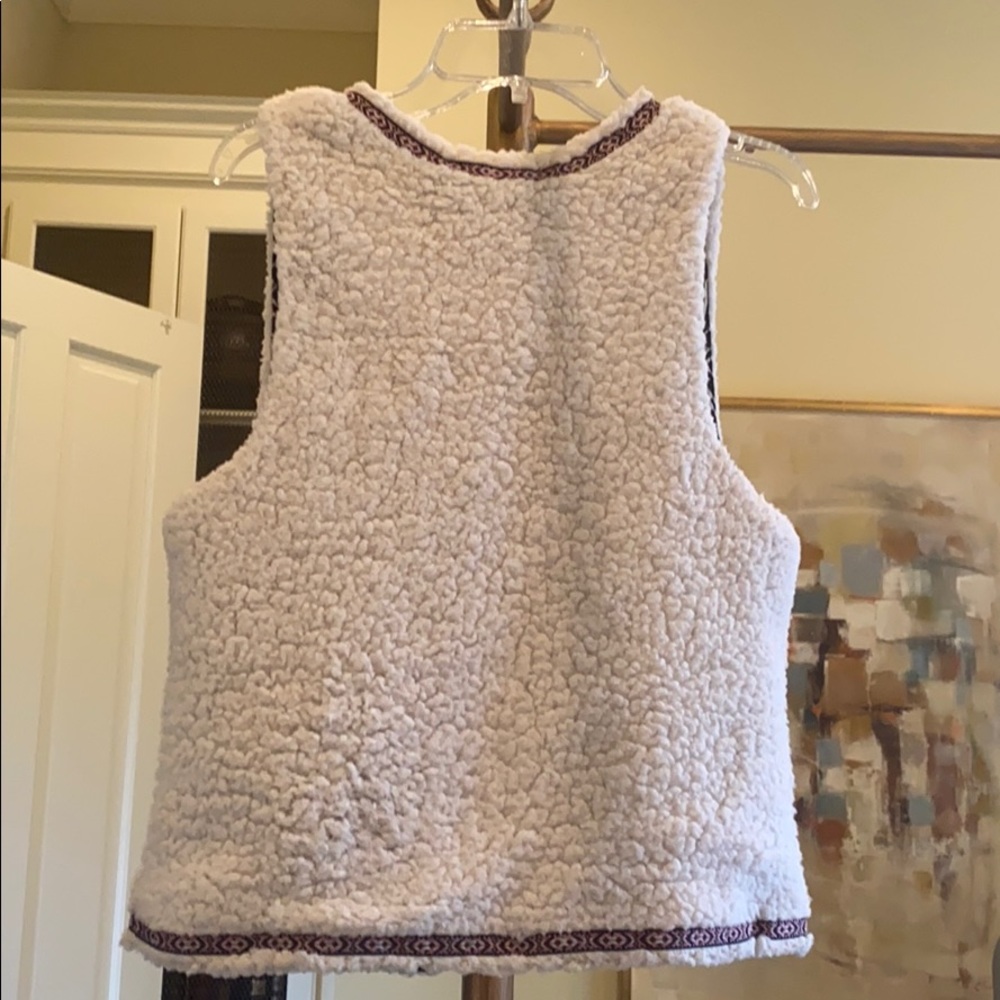 Shearling vest - Picture 2 of 2